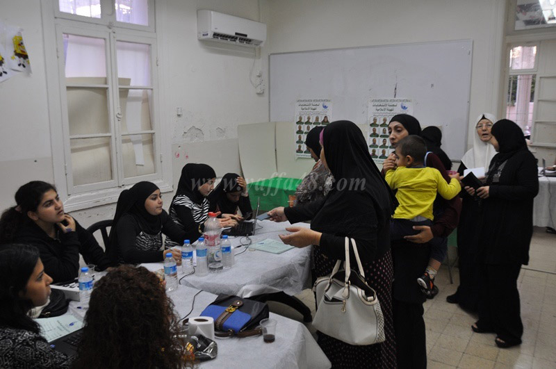 بالفيديو: جموع غفيرة تتوافد على صناديق الاقتراع وساعتين ترقب حاسمتين